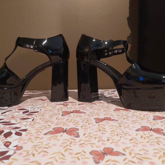 Lamoda Platform Heels - Picture 3 of 3